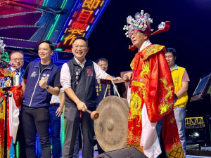 蘇副市長鳴鑼，為活動揭開序幕。
