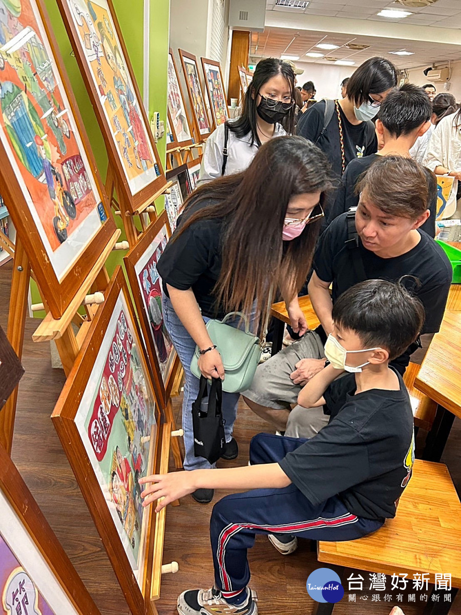 山豐校內美展「藝憶山」展現學生創作巧思