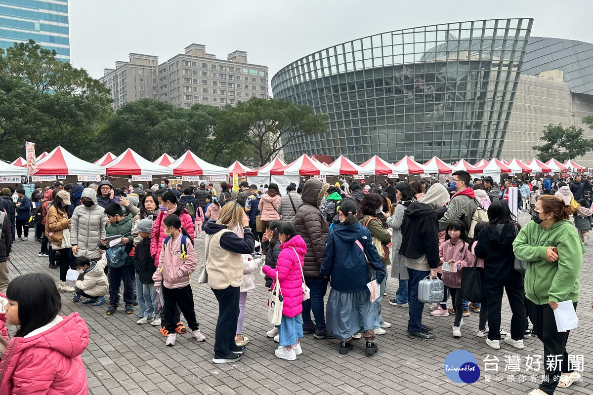 「2024桃食安心．健康永續嘉年華暨食農聖誕市集」日假桃園藝文廣場盛大登場。<br />
