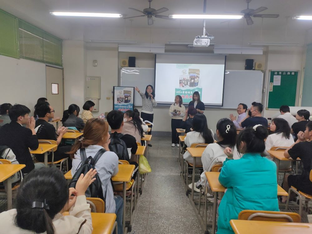 通識教育中心章綺霞主任感謝學生積極參與，並勉勵持續提升華語能力，學以致用。（圖/修平科技大學）