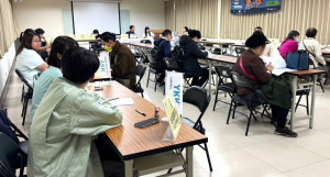 桃市府就服處新春歲末現場徵才。