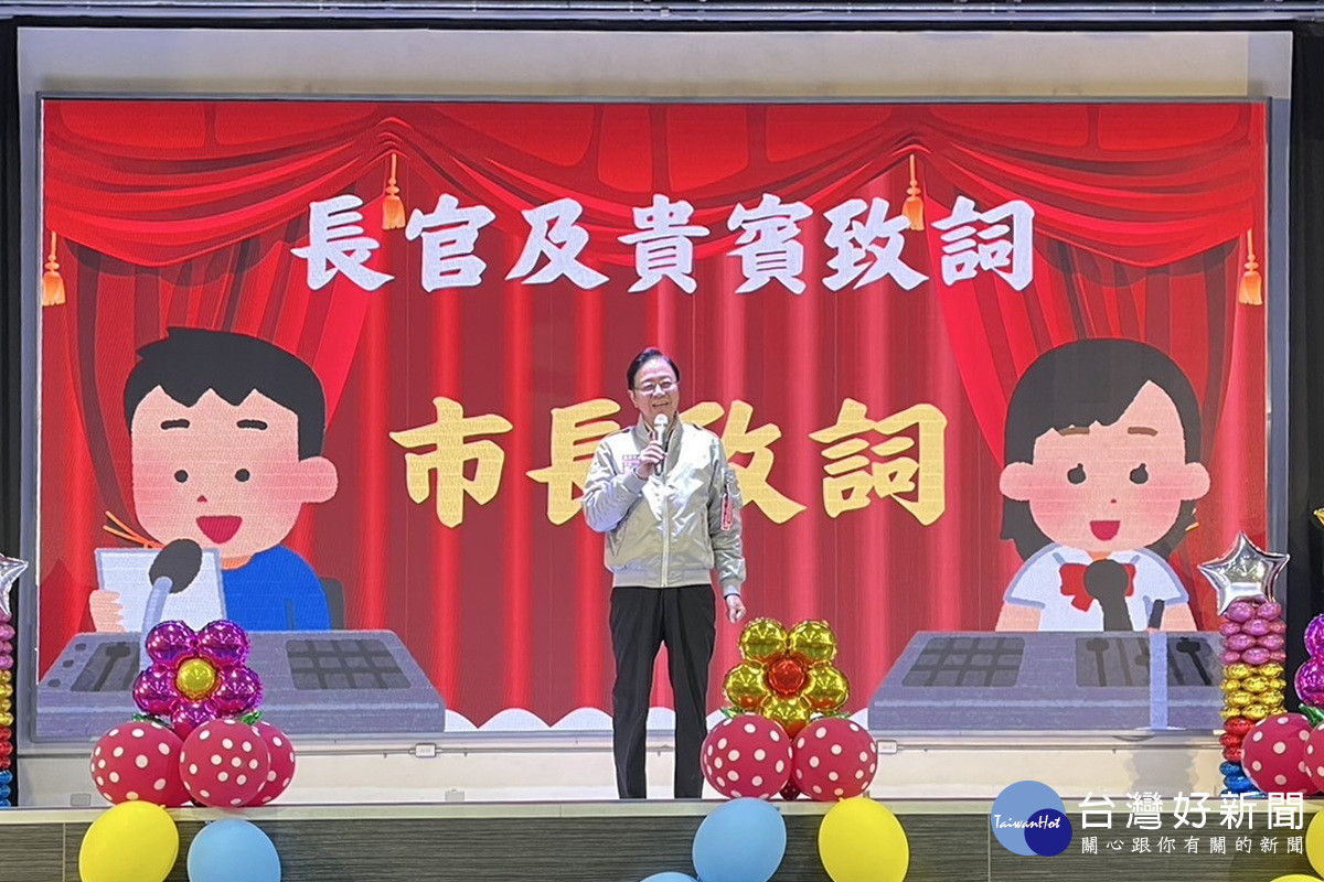 桃園市長張善政於桃園市113年度樂齡學習成果展中致詞。