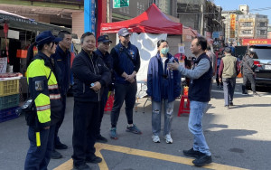 桃園分局在農曆春節前，針對轄區宮廟、百貨、車站等處所期前會勘，協調加派義交、保全等人力協助維護交通秩序。