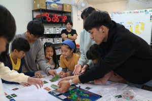 以桌遊代替「傳統式教學」，將永續教育帶入學校。