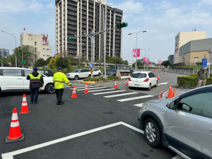 華泰車輛分流。