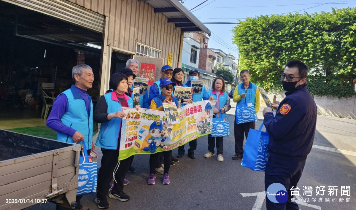 關懷弱勢送暖，讓里民安心過年。