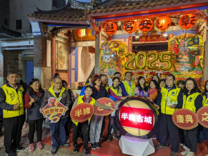 廟街鬧市春節市集隆重開市。圖／記者鄧富珍翻攝