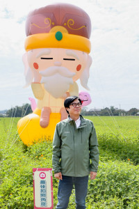 ▲冬日來高雄要必訪美濃花海，陳其邁號召民眾走春徜徉田園風光。