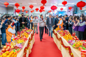 市府同仁共同參與新春團拜。
