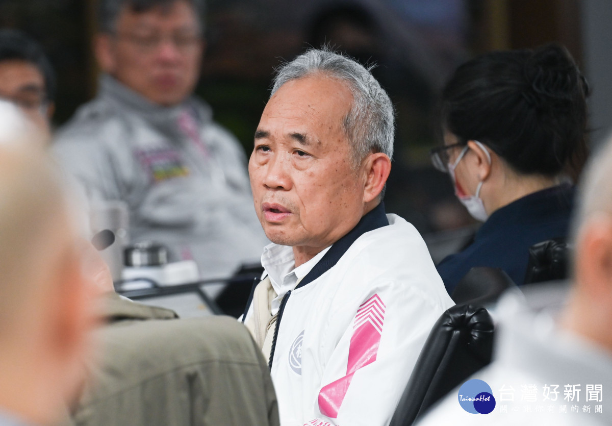 桃捷公司董事長沈志藏說明。
