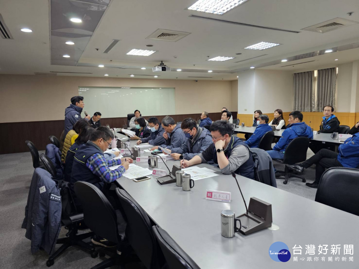 張善政市長與自救會溝通，承諾全面檢討並強化消防安全。