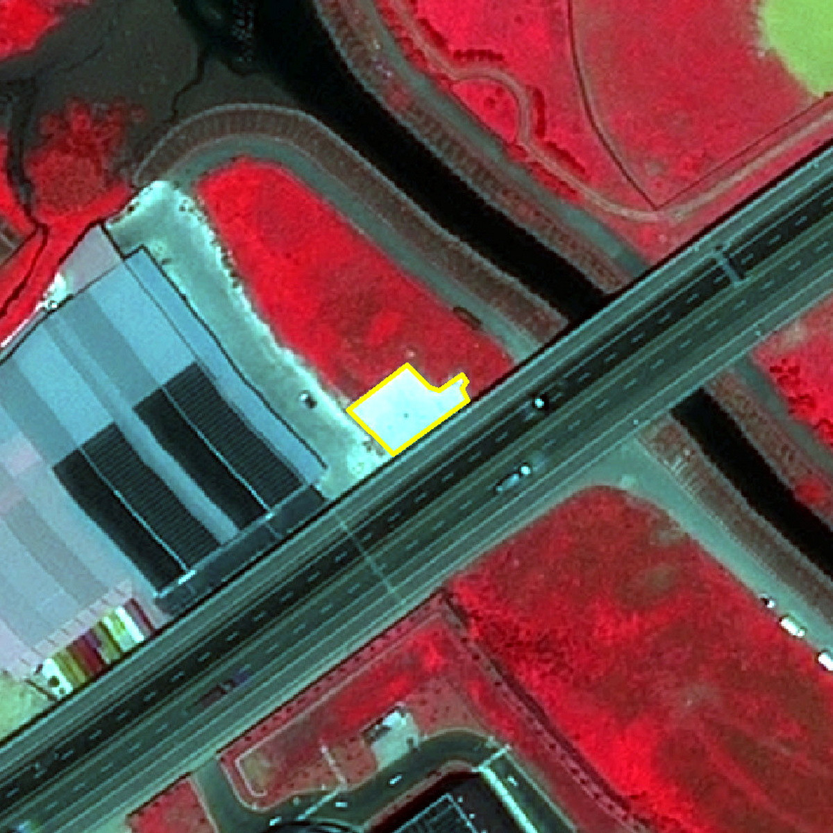 Pléiades衛星影像監測水利用地違規情形。