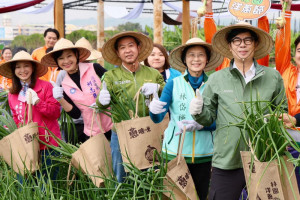 ▲蔥啥咪林園洋蔥節登場，陳其邁強力推薦別有風味保證好吃。