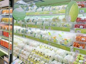 ▲高雄首選珍珠芭樂強勢開賣，新鮮上架全台 65間家樂福量販門市。