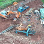 現場挖土機具,過篩機及發電機