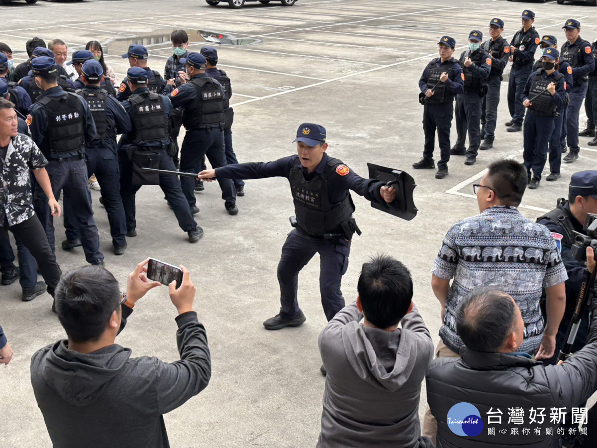 強化大甲媽祖遶境維安，縣警局成立「機動應變隊」。圖／記者鄧富珍翻攝