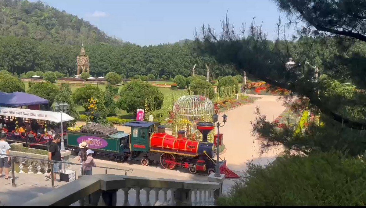 水沙連小火車。