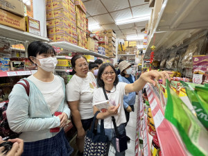 ▲高市新住民會館攜手獨立書店在大寮舉辦一場別開生面的「越南多元文化走讀」活動。