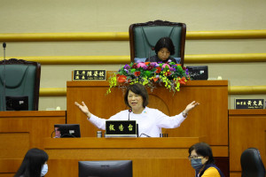 嘉義市議會第11屆第5次定期會，市長黃敏惠率市府團隊進行施政報告／嘉義市府提供