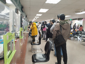 黃成民站長呼籲，民眾收到詐騙簡訊請先完成「停、看、行」三步驟(停一下、看清楚、再行動)。