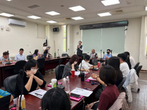 ▲高市政風處在田寮區公所、路竹區公所及六龜區公所等機關，辦理精進工程採購品質暨法治教育研習會。