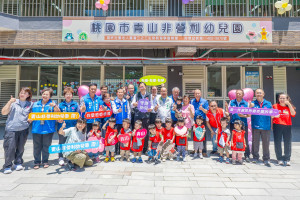 張市長視察新設青山非營利幼兒園。