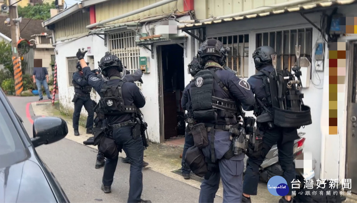 桃園地檢署指揮中壢分局偵破改槍工廠與毒品分裝場。