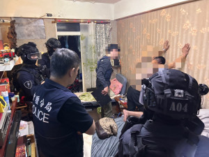 桃園地檢署指揮中壢分局偵破改槍工廠與毒品分裝場。
