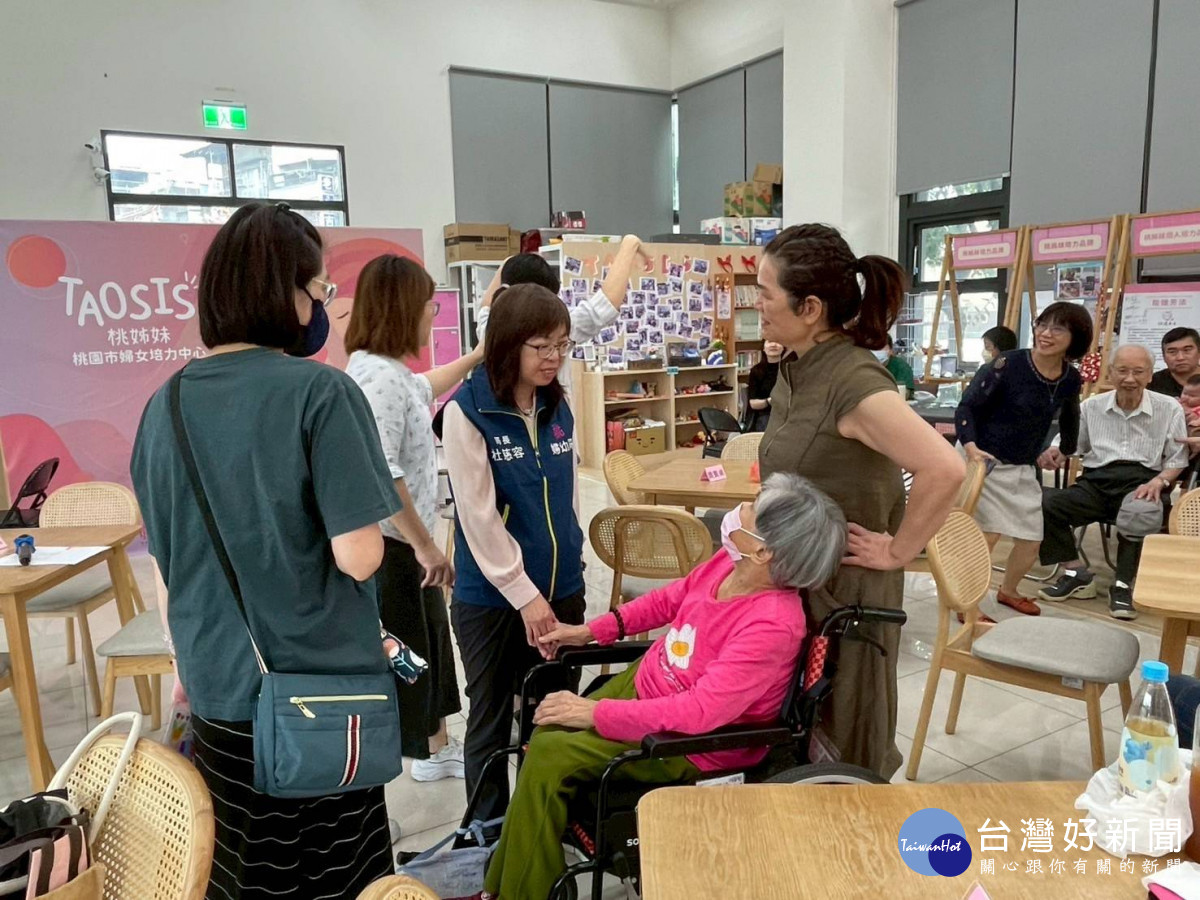 桃市府辦理母親節市集，「桃姊妹禮盒」溫暖登場。