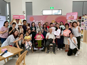 桃市府辦理母親節市集，「桃姊妹禮盒」溫暖登場。
