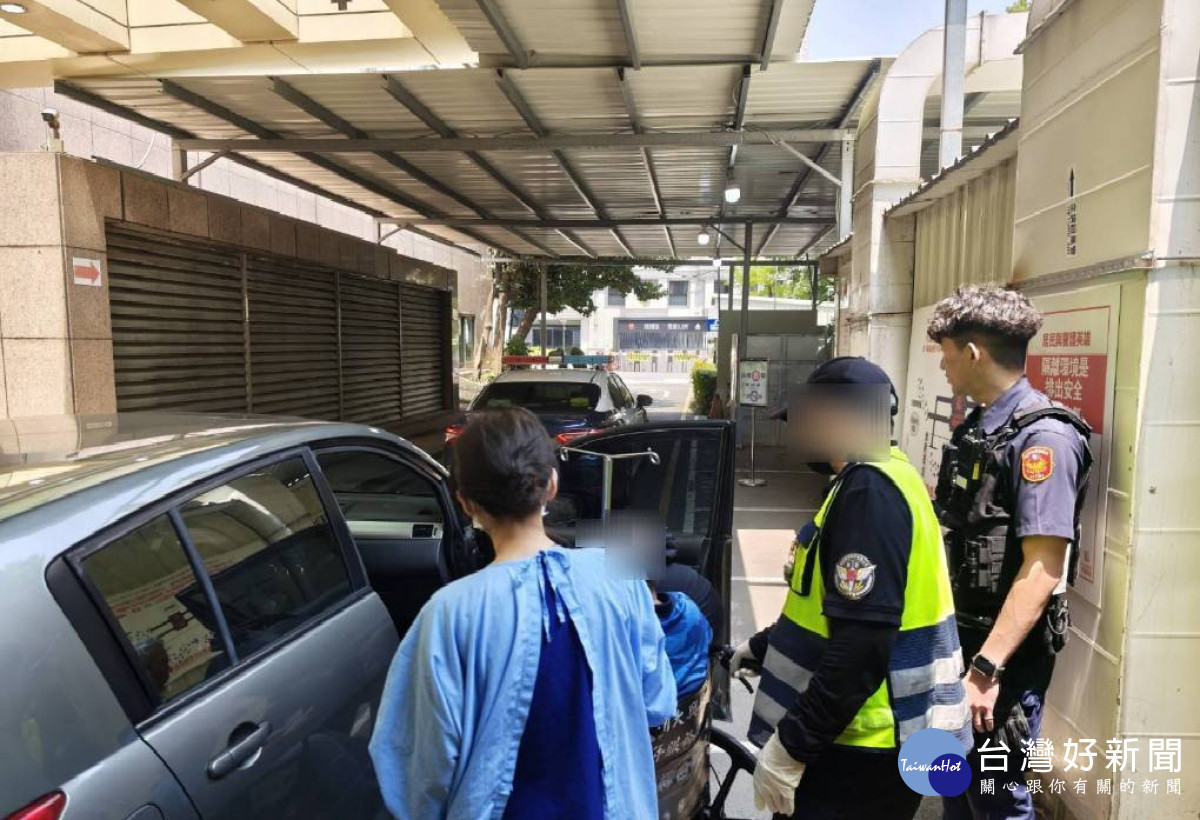 蘆竹警開道協助病危民眾火速送醫。