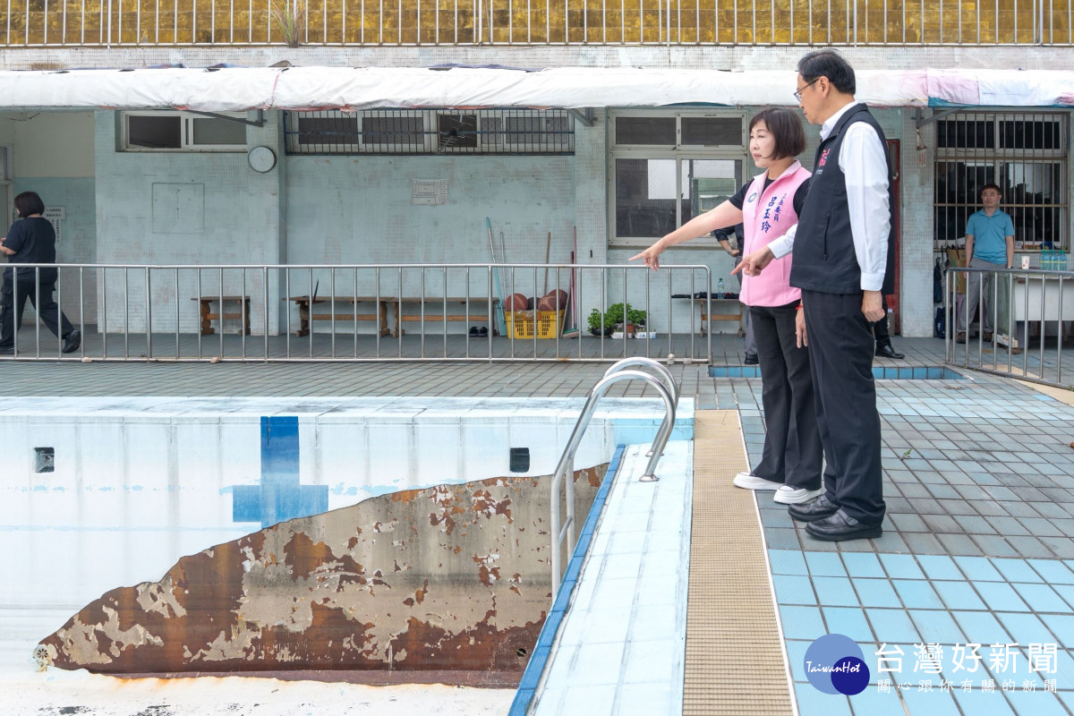 平鎮游泳池設施老舊、損壞嚴重。