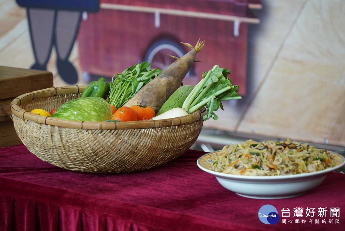 鹿港立夏吃夏麵「瓠仔炒麵」，養生健康又消暑氣。圖／記者鄧富珍攝