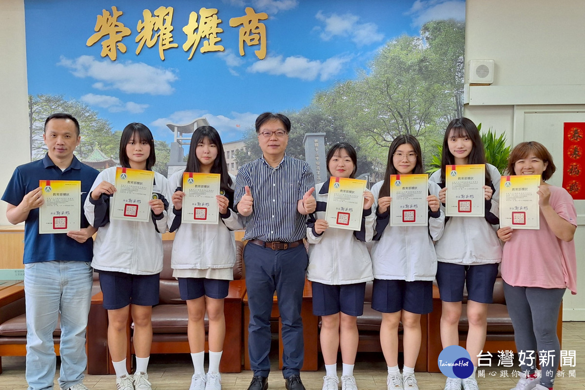 中壢高商「先銀一步」榮獲專題組佳作