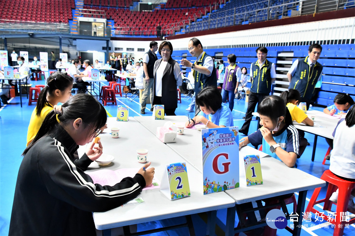 國小學童潔牙觀摩，彰化預賽選潔牙小尖兵。圖／記者鄧富珍攝