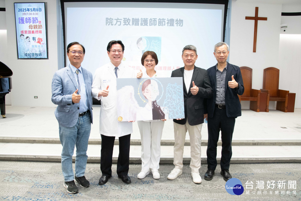護理部主任李雅文(中)感謝院方支持，並表示將持續營造優質工作環境，吸引更多社會新鮮人投入護理行列。圖／彰基醫院提供