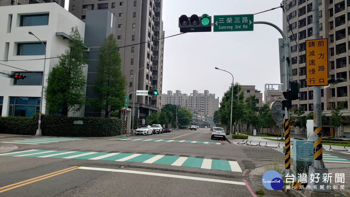 時段性閃光運作號誌陸續調整延長，或改為三色運作，提升路口安全