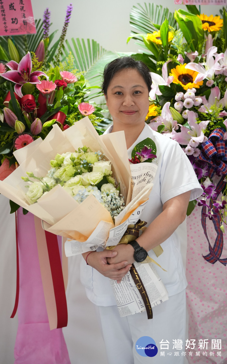 吳慧玲獲選光田114年度優良護理人員，並接受市公會表揚，於院內活動再獲肯定。