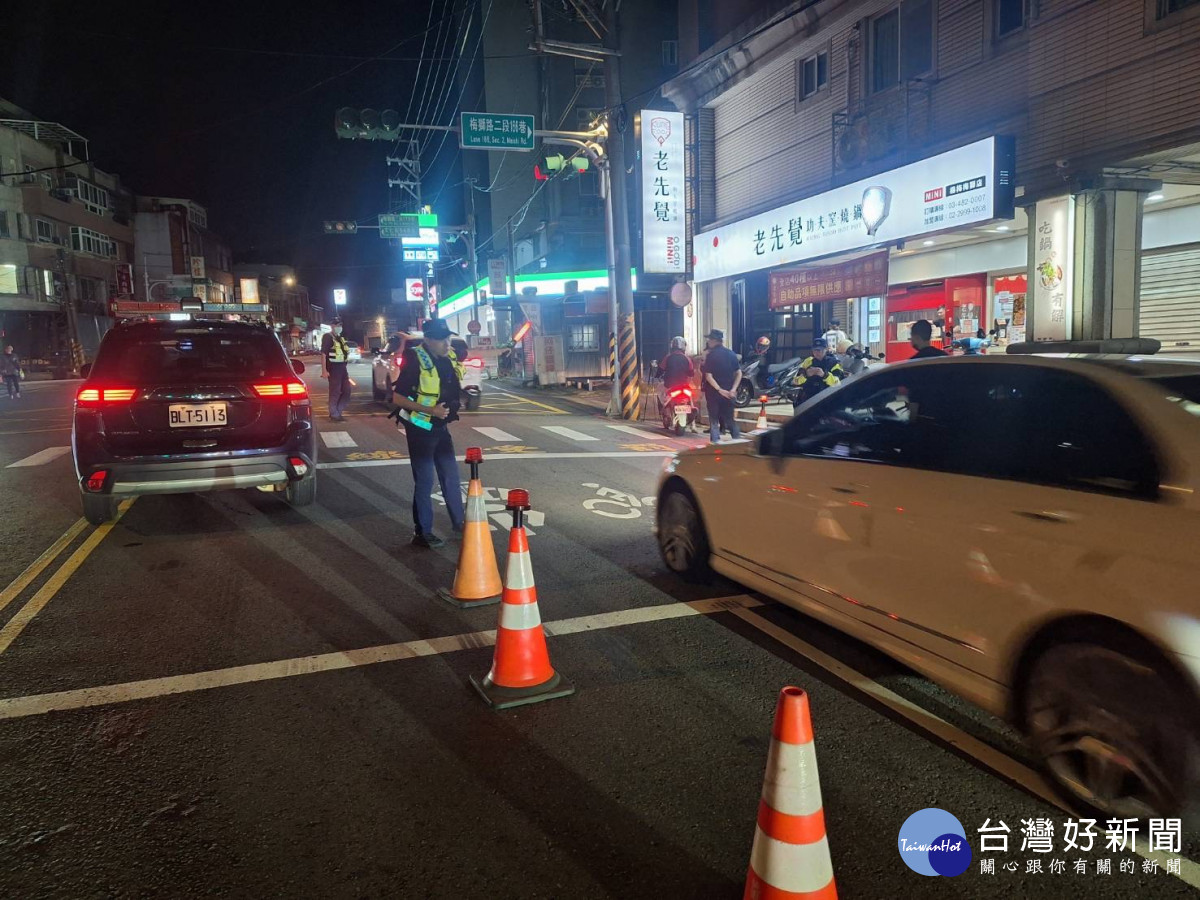 楊梅警執行連串專案勤務取締不法，強力打擊「酒後駕車、噪音車、砂石車」。