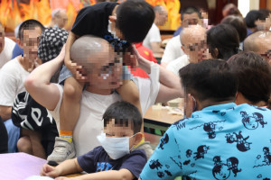 新竹監獄辦理收容人「母親節面對面懇親」。