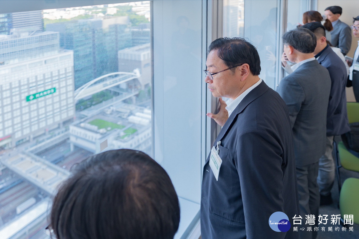 桃園市長張善政實地了解新宿站周邊建設規劃。<br />
