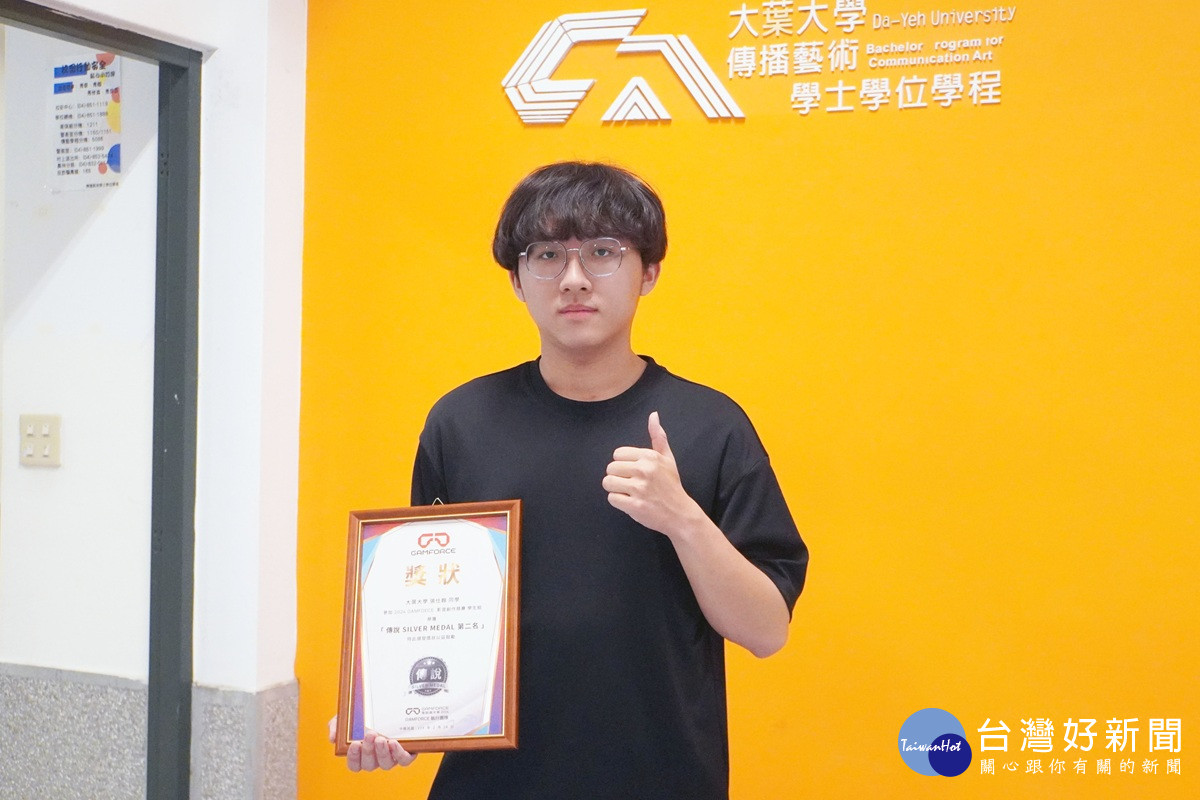 邊拍攝影片素材邊構思作品  大葉傳藝學程生電競嘉年華影音獲創作銀獎