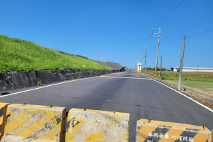 曾文溪北岸西港段防汛道路。