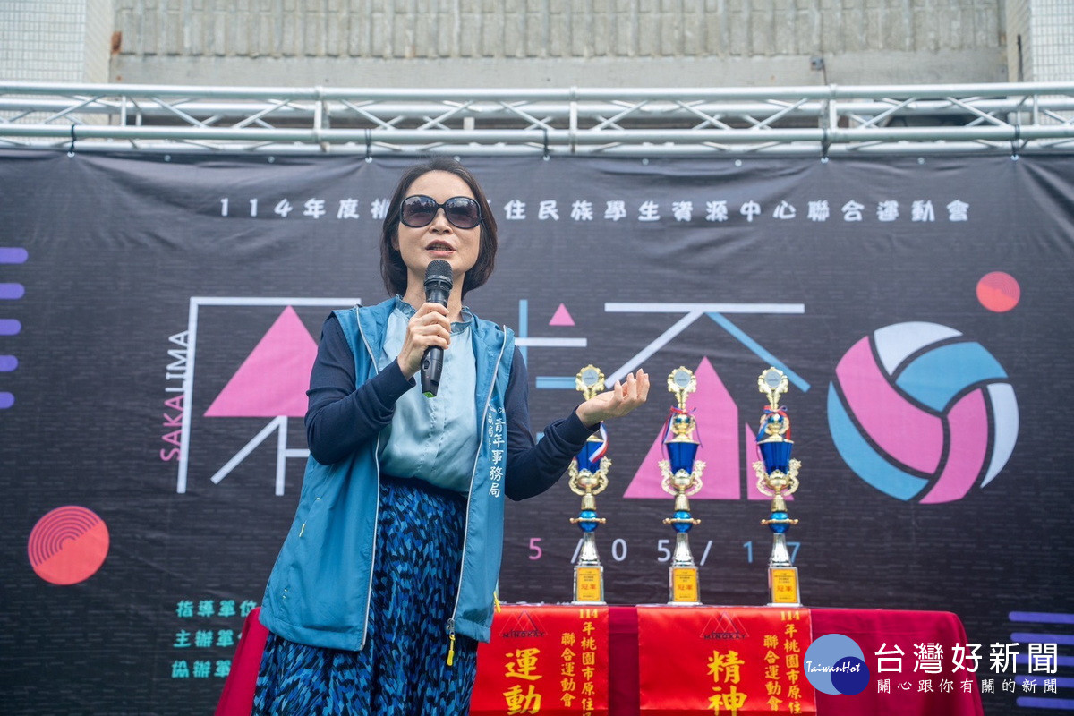 桃市府青年局副局長涂淳惠於原球盃運動會中致詞。