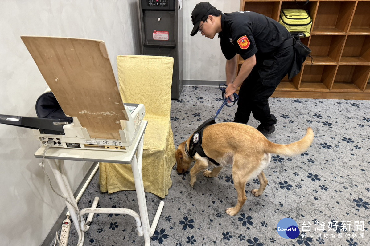 助世壯運高爾夫球安檢一臂之力，蘆竹警分局攜手警犬隊進行聯合安檢。