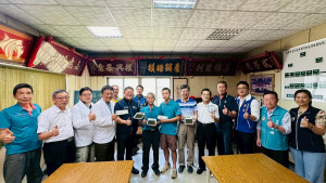 吳均愷奪蘆峰茶特等獎。