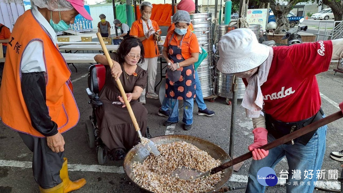 以炊粿香代替包粽香   喜樂志工隊端午製芋粿關懷弱勢