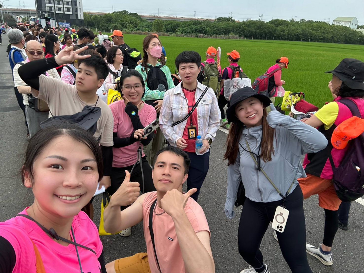 永慶房屋陳旻羣排了數天連假，投身於運動、陪伴家人，還參與白沙屯媽祖繞境。