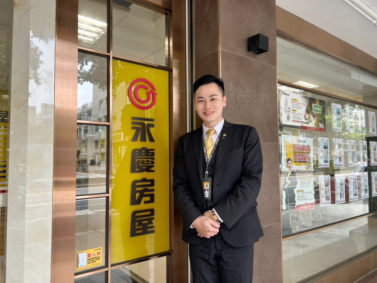 晉升新手奶爸的永慶房屋廖柏全，獲得單月最高10天休假，與老婆一起照顧兒子。