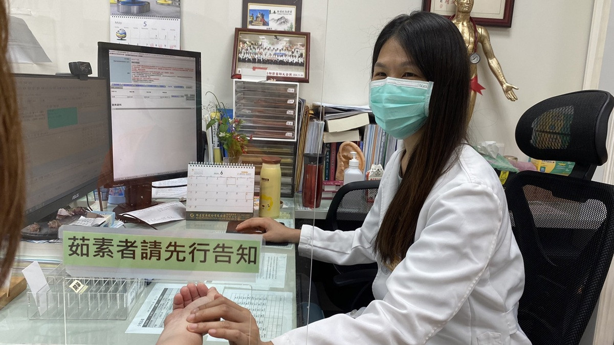 新冠疫情後遺症 久咳不癒患者增加   員榮中醫師指：中醫可正本清源